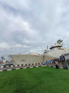 Alutsista Angkatan Laut Kapal Perang Fregat KRI RE Martadinata 331 Dermaga Tanjung Priok