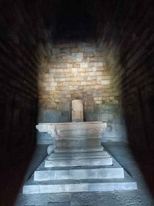 Candi Lingga Yoni Candi Simbol Kesuburan