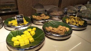 Makanan Rumahan Ayam Tahu Penyetan Lalapan Goreng Bakar