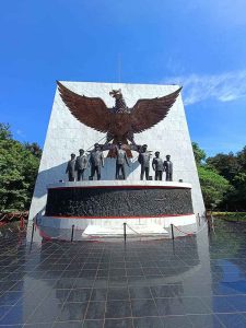 Monumen 7 Pahlawan Revolusi Monumen Pancasila Sakti Monumen Lubang Buaya