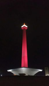Monumen Nasional Monas Malam Hari Lampu Warna Merah