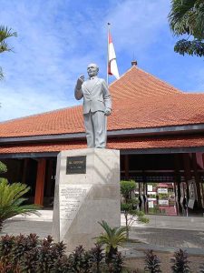 Museum Dr.Soetomo Gedung Nasional Indonesia Surabaya