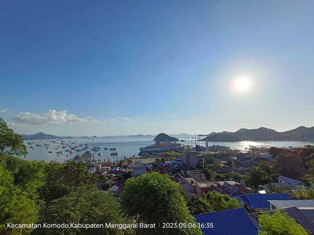 Pemandangan Laut Samudera Pulau Komodo