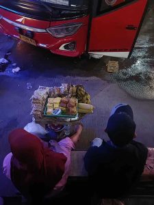 Penjual Pedagang Asongan Tahu Tempe Jagung Rebus Bakar