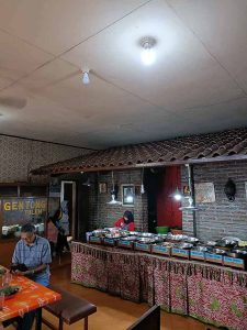 Warung Tempat Makanan Khas Jawa Ramesan Prasmanan