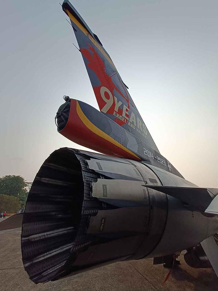 Alutsista Pesawat Tempur F 16 Fighting Falcon Langit Senja