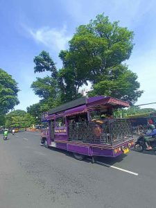 Bandros Bandung Tour Bus Mobil Wisata Kota Bandung Gedung Saate