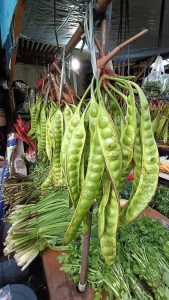 Buah Petai Di Pasar Buah Dan Sayur