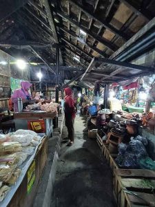 Pedagang Ayam Gerabah Los Pasar Tradisional