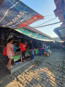 Pedagang Pembeli Di Pasar Tradisional Pagi