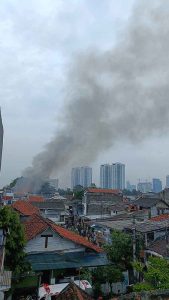 Asap Kebakaran Perumahan Padat Penduduk