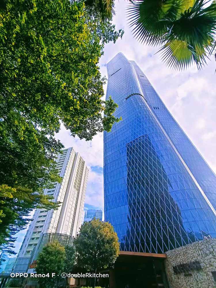 Gedung Perkantoran Pecahar Langit