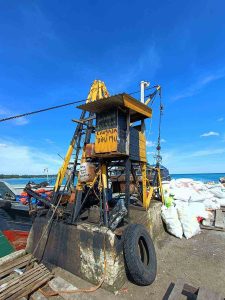 Krane Angkut Barang Pelabuhan