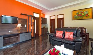 IMG-20201224-WA0022 Cozy living room with warm orange and beige walls